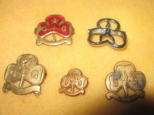 Rare old girl guides enamel - rare,