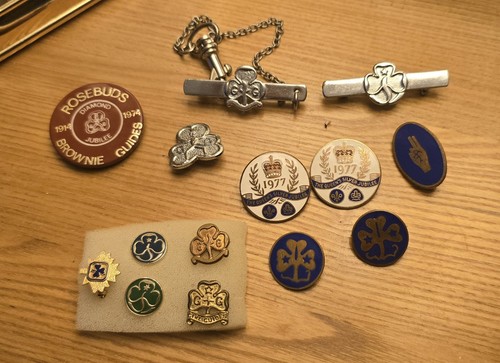 Girl guides pin - girl,