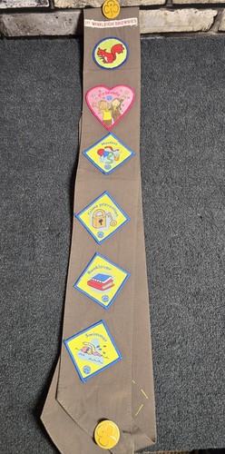 Vintage brownie girl guides - brownie,