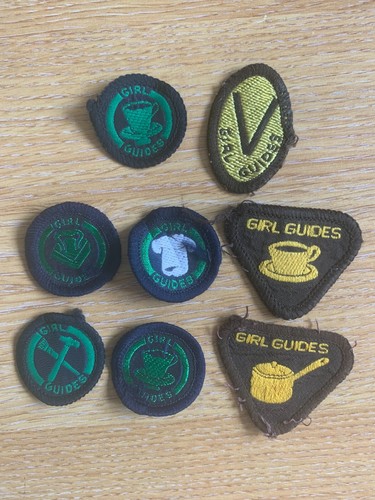 Vintage girl guides badges - 8,