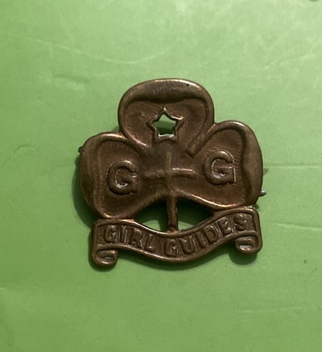 Vintage girl guides metal pin - guides,